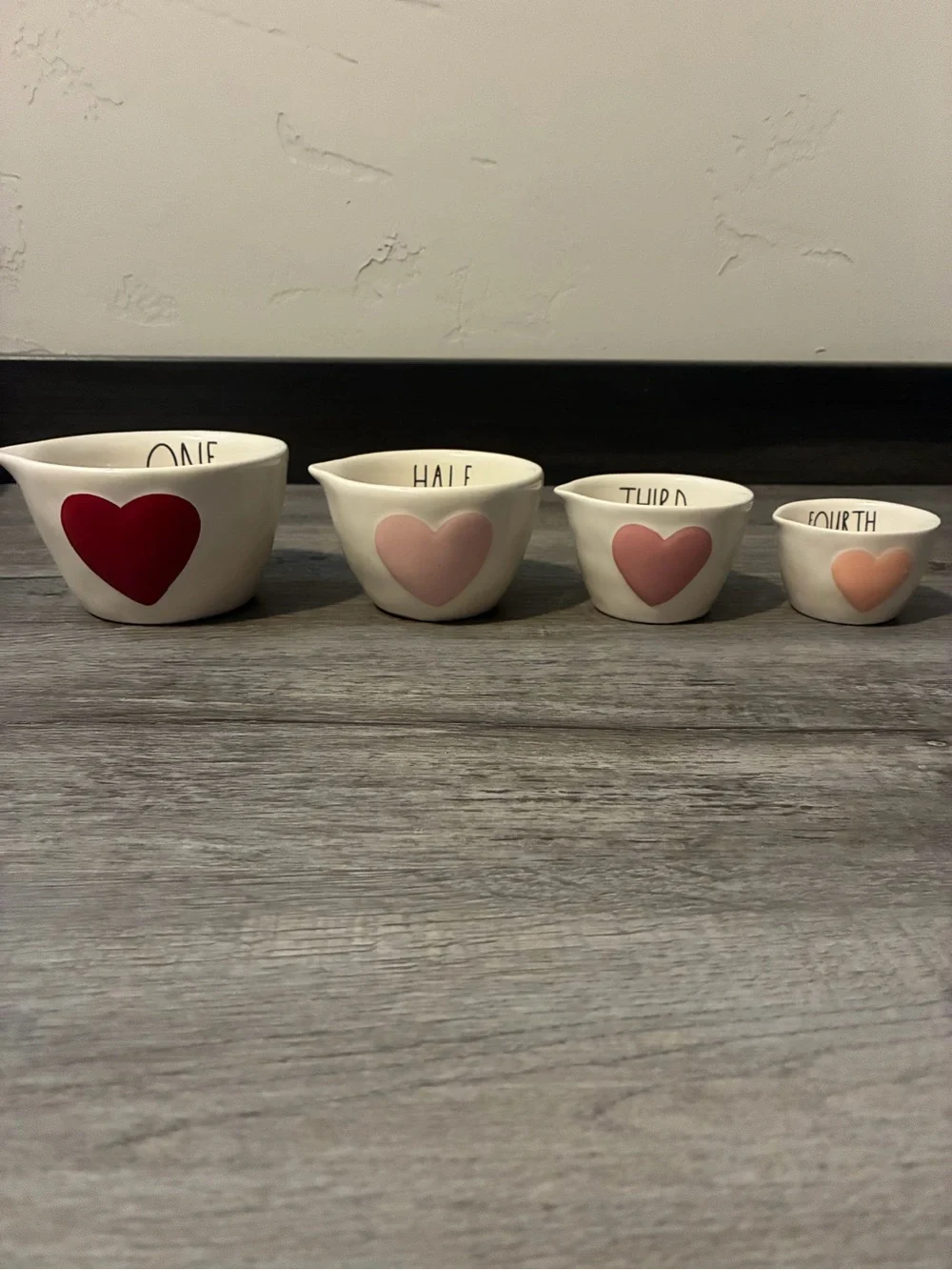 Rae Dunn heart measuring cups